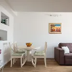 Sunny Apartment Porec