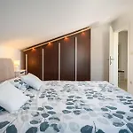 Sunny Apartment Porec